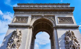 Политическата криза във Франция разклаща европейските пазари