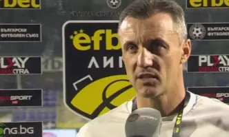 Вижте подробностиТреньорът на Левски Станислав Генчев умува върху няколко варианта