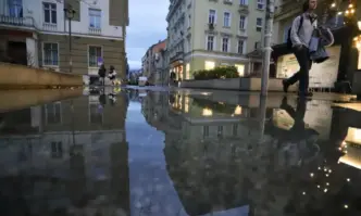 Днес започва застудяване вятър ще носи студен въздух ще