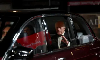 Британският монарх Чарлз III отиде на премиерата на филма Гладиатор