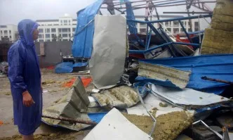 Тайфунът Лeкима взе жертви в Китай