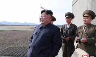 Ким Чен Ун: Тестовете на ракетите са предупреждение срещу военните учения на Южна Корея и САЩ
