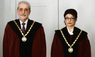 Конституционният съд допусна за разглеждане по същество искането на президента