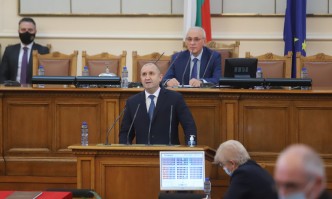 Радев посъветва НС: да разгледа проектобюджета на служебния кабинет и да се внимава с номинацията за външен министър