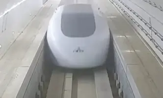 Китай постигна нов рекорд за скорост с маглев влак с