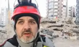 Български спасител в Турция: Надяваме се да откриваме живи хора
