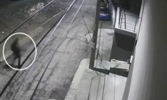 От полицията заявиха че извършителят е на 49 години криминално