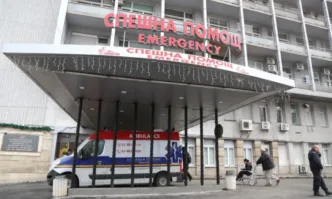 Настанено е в детската травматология на спешната болница където вчера