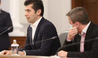 Парламентът ще проведе извънредно заседание днес във връзка със спрените