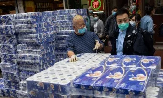 Въоръжени откраднаха стотици рола тоалетна хартия в Хонконг