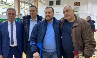 Борисов откри реновираната и разширена спортна зала в Айтос