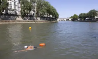 Замърсяване на река Сена наложи отмяната на предложената за неделя