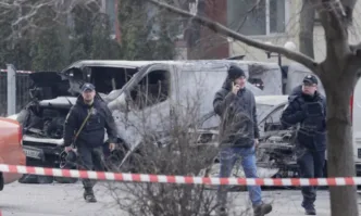 Украйна съобщава за близо 10 убити при руските удари срещу