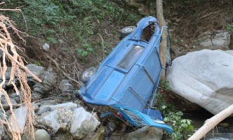 49 годишен водач на миниван Нисан оцеля по чудо след като