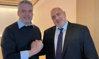 Лидерът на ГЕРБ Бойко Борисов продължава със срещите си в