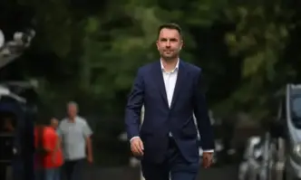 Лидерът на Съюз за спасение на Румъния се оттегля от