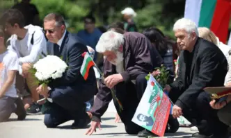 България с почит към Христо Ботев и загиналите за свободата /СНИМКИ/