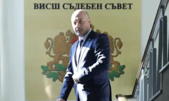 Министър Славов се зарече че ще защити пълното разделяне на