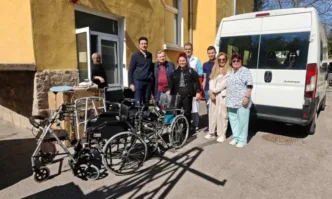 Ръка за ръка: Студентът на годината Ванеса Филипова и кметът на Банкя Рангел Марков с мащабна благотворителна акция