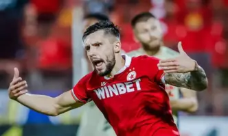 Предложенията към защитниците били с непроменени финансови условияЗащитниците Иван Турицов