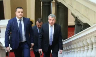 За третия мандат ако президентът Радев смята че е по добре