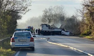 Цистерна пламна на пътя София – Варна, водачът е загинал