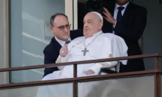 88 годишният Франциск постъпи в болница на 14 февруари с тежка