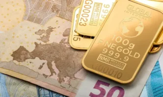 Цената на златото се понижи под границата от 4000 долара
