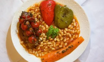 Бъдни вечер заема особено място в българския традиционен и религиозен