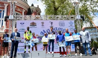 Кралев награди победителите в шестото издание на маратона във Варна(Снимки)