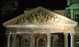 След 4 месечна яростни нападки и надписи по врати обвинения за