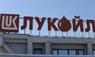 КЗП започва проверка на цените на Лукойл