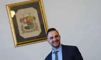 Цветомир Петров е роден на 5 и юни 1990 а година в