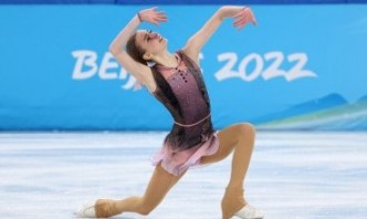 Състезателката ни по фигурно пързаляне Александра Фейгин със стартов номер