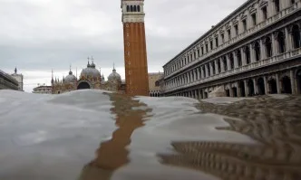 Щетите от наводнението във Венеция възлизат на 1 млрд. евро