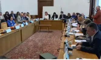 Има достатъчно ваксини срещу коклюш за деца на възраст от