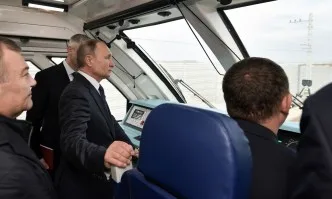 Путин като Борисов: Подкара влак