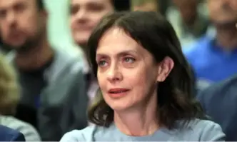 Русия продължава да се опитва и да влияе на политическата