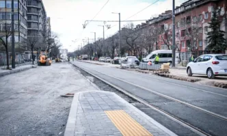 Над 85 от реконструкцията на 1 7 км от булеварда е
