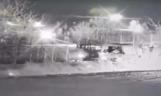 Видео показва как турска бронирана машина руши граничната ограда с Гърция