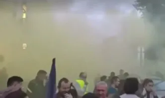 Борис Бонев издуши протестиращите с димки