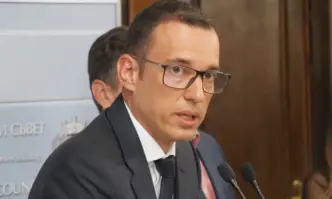 Как осигуряването на подслон на 20 деца бежанци е непосредствена опасност