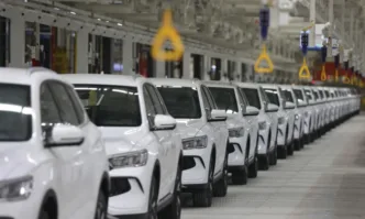 Разрастващият се китайски автомобилен гигант BYD англ Build Your Dreams