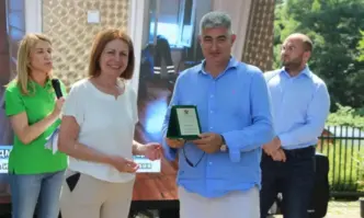 Сърдечно благодаря за оказаната чест да получа лично от кмета