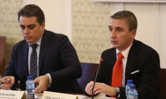 Асен Василев и Александър Николов обсъждат енергийни въпроси на работно посещение в САЩ