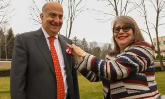 Честита Баба Марта пишат на Фейсбук страницата си от американското