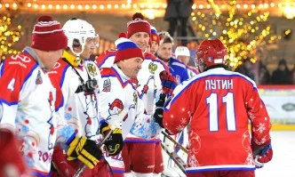 Путин се развихри в традиционния мач от Нощната хокейна лига (СНИМКИ)