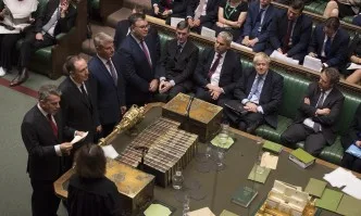 Британските депутати гласуваха – отлагане на Брекзит и без избори в страната
