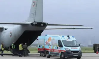Военен самолет Спартан транспортира до столичната спешна болница Пирогов пострадалото