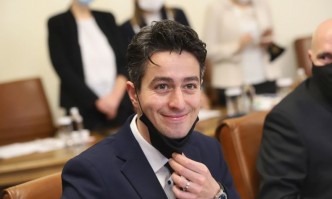 Коалиционното правителство начело с премиера Кирил Петков ще намалява парите